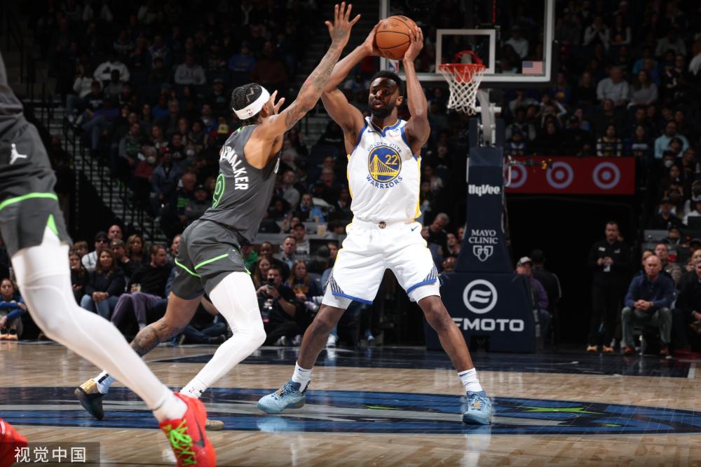 中国足球更 中国足球更