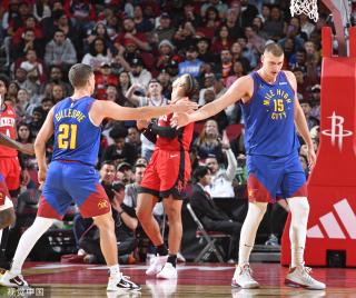 而他的回归 而他的回归